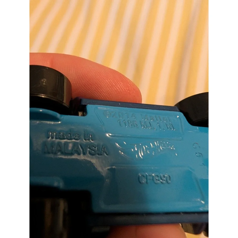 2015 Hot Wheels 100/250 Off Road Test Facility Blue Bull Whip 1:64 Loose
